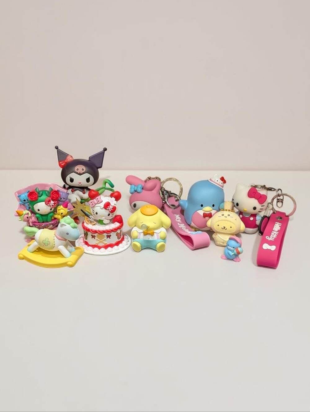 Sanrio Character & Keychain Lot - Hello Kitty Kuromi My Melody TuxedoSam